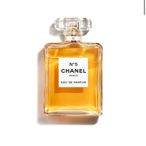 CHANEL {N 5 perfume}